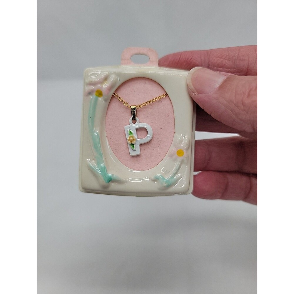 Vintage 1980's Little Girls Initial "P" Necklace 7"